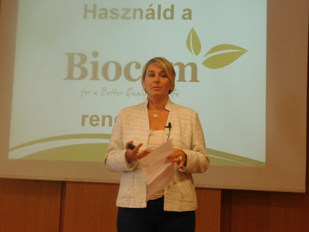 Holman Krisztina, új 6-os "Jövőm és lehetőségem a Biocomban" címmel tartott előadást, mint kozmetikus vállalkozó 