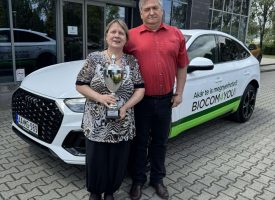 Megszabadult a megfelelési kényszertől és újra a siker útjára lépett Némethné Erika a Kosiba-ágon, amit a céges kocsi is jelez